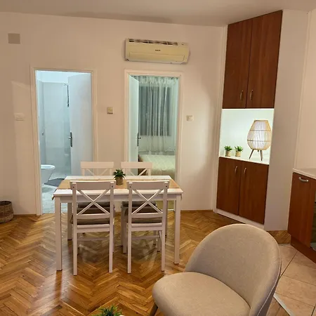 Apartment Bruna 3 *
